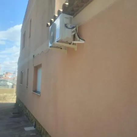 Agradable Casa Con Piscina En *